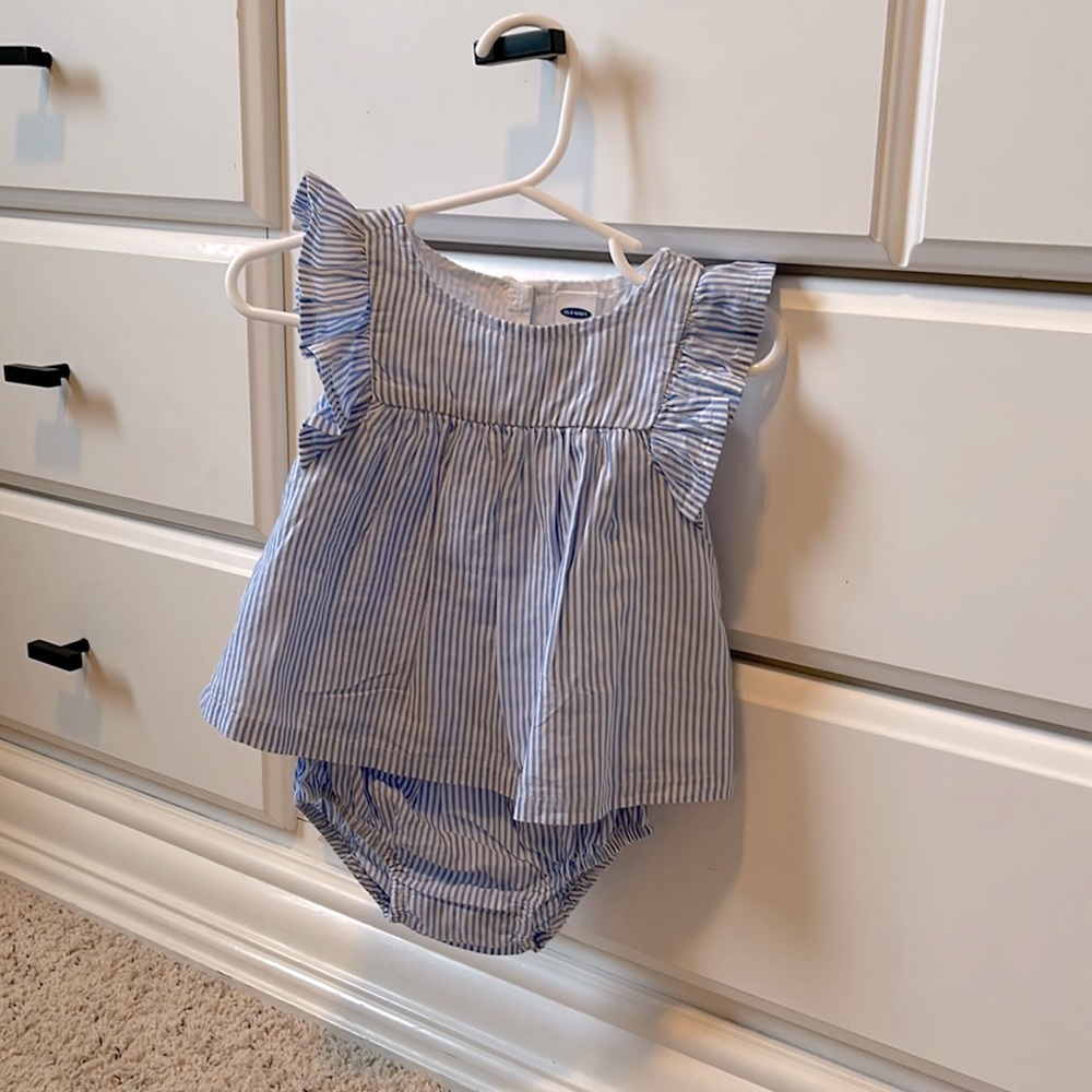 Old Navy Baby girl outfit